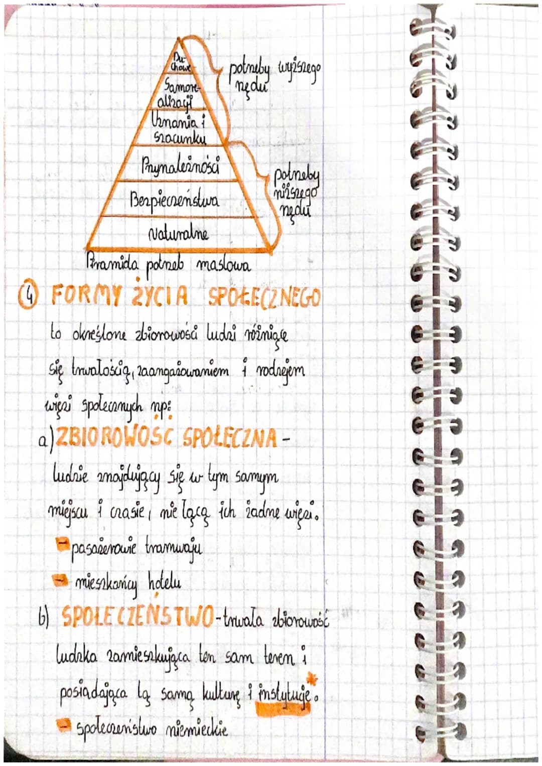 ง
د
3
3
3
e
Lekcja 1
13.09.2021 Temats Głowiek istolą społeczną.
① STATUS SPOŁECZNY-kreślenie miejsca
jednostki w zbiorowości. Dzielimy go n