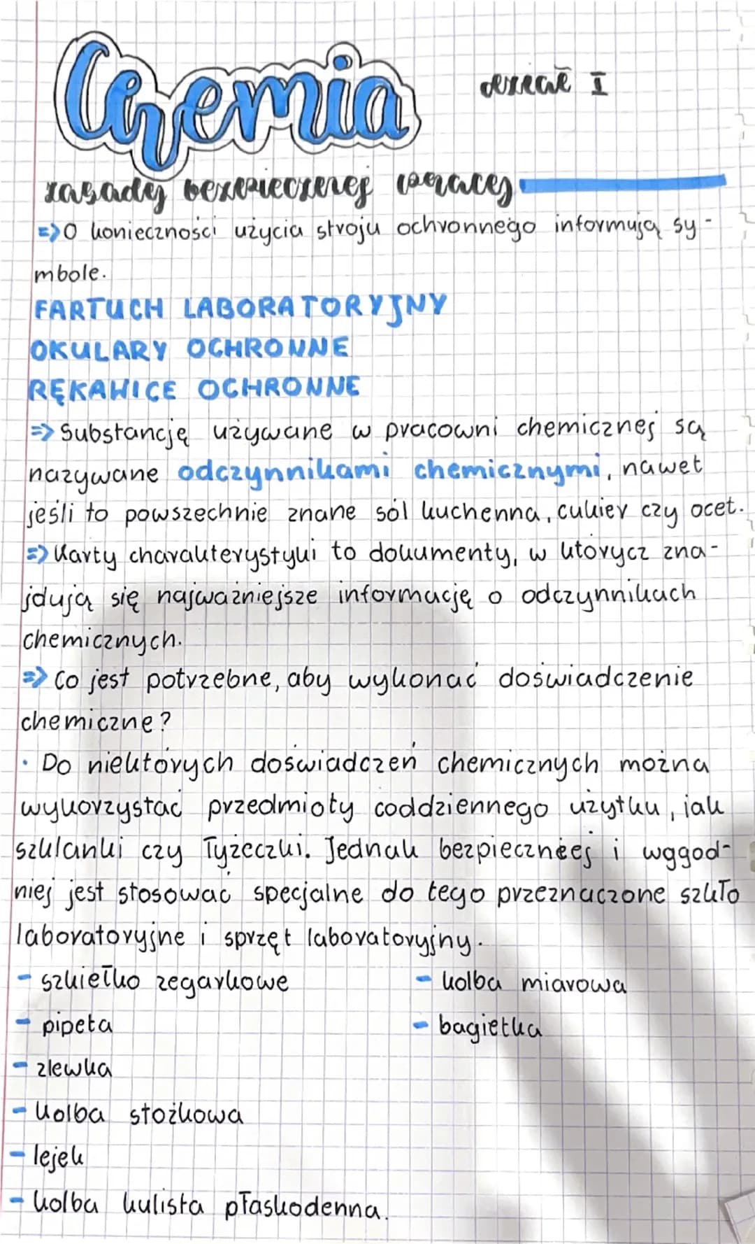 # Chemia

dxcal I

zasady bextreczeres praces

=> O konieczności użycia stroju ochronnego informują sy-
mbole.

FARTUCH LABORATORYJNY

OKULA