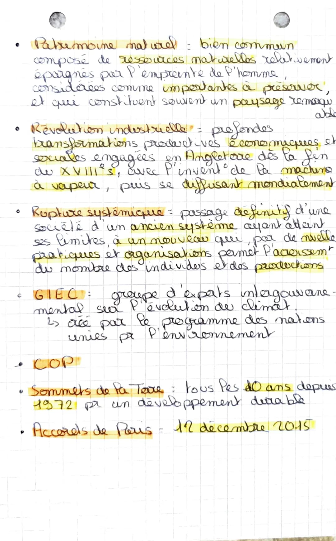 # HGGSD
SP

L'ENVIRONNEMENT

definitions

*   Environnement: Combinaison des éléments
naturels et socio économiques qui
ferment le cadre et 