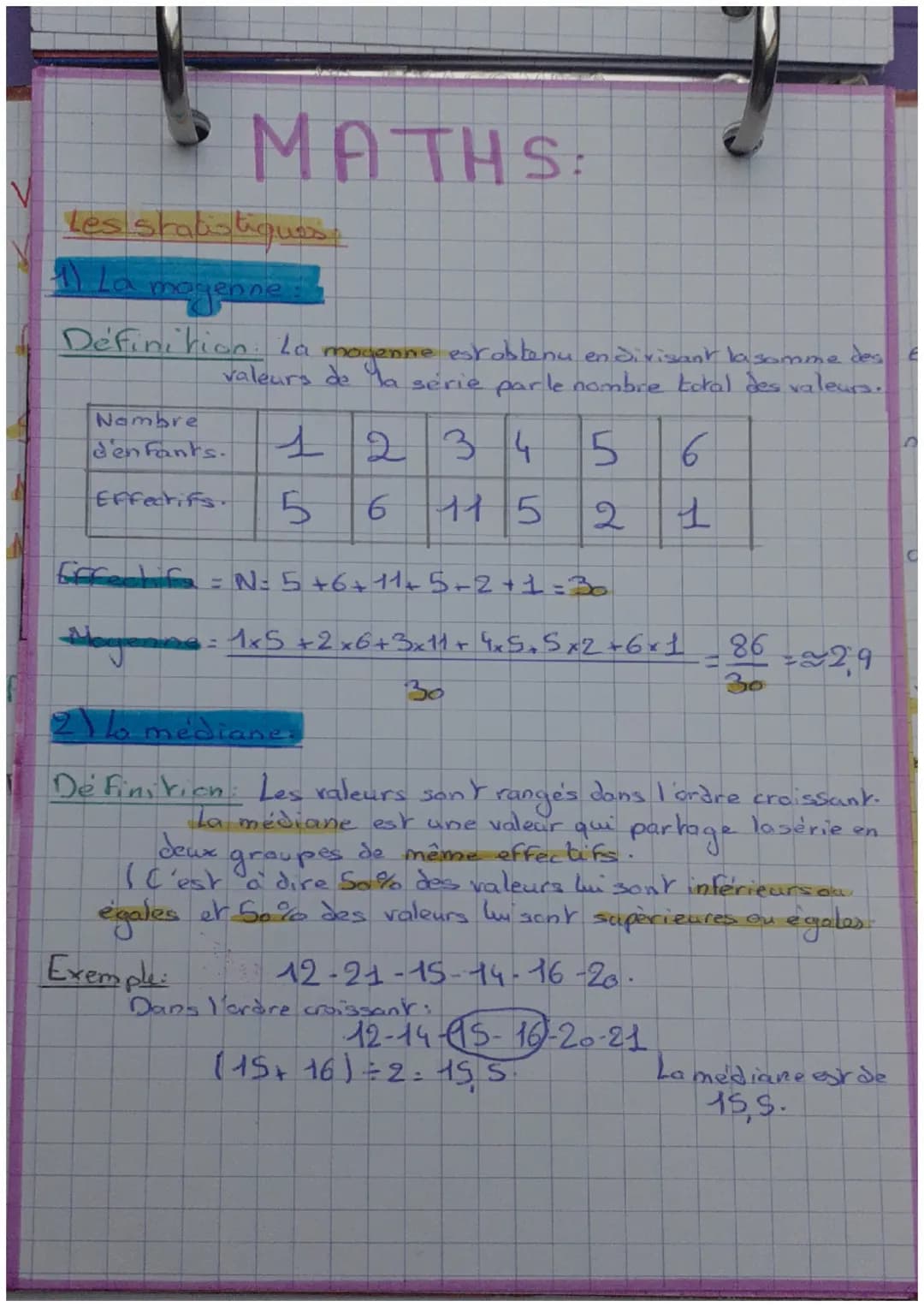 MATHS:

Les statistiques

1) La moyenne

Définition. La moyenne estobtenu endivisant la somme des
valeurs de la série par le nombre total de