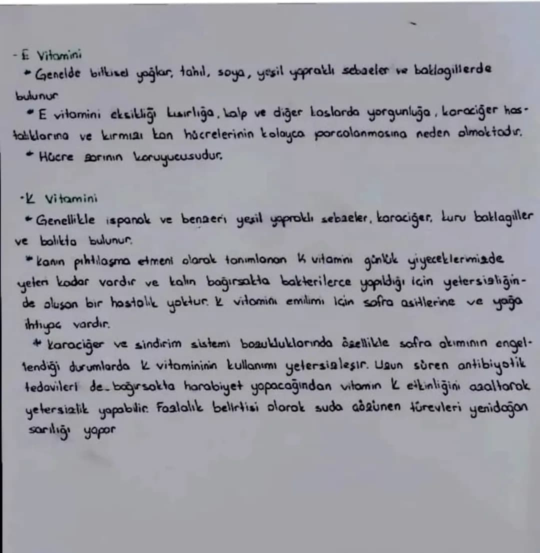 - Bitkiler, ihtiyac duydukları bütün vitaminleri sentezleyebilir
- Vitaminler kolay bozulan bileşiklerdir. Oksijen, güneş ışığı, ist; bakır,