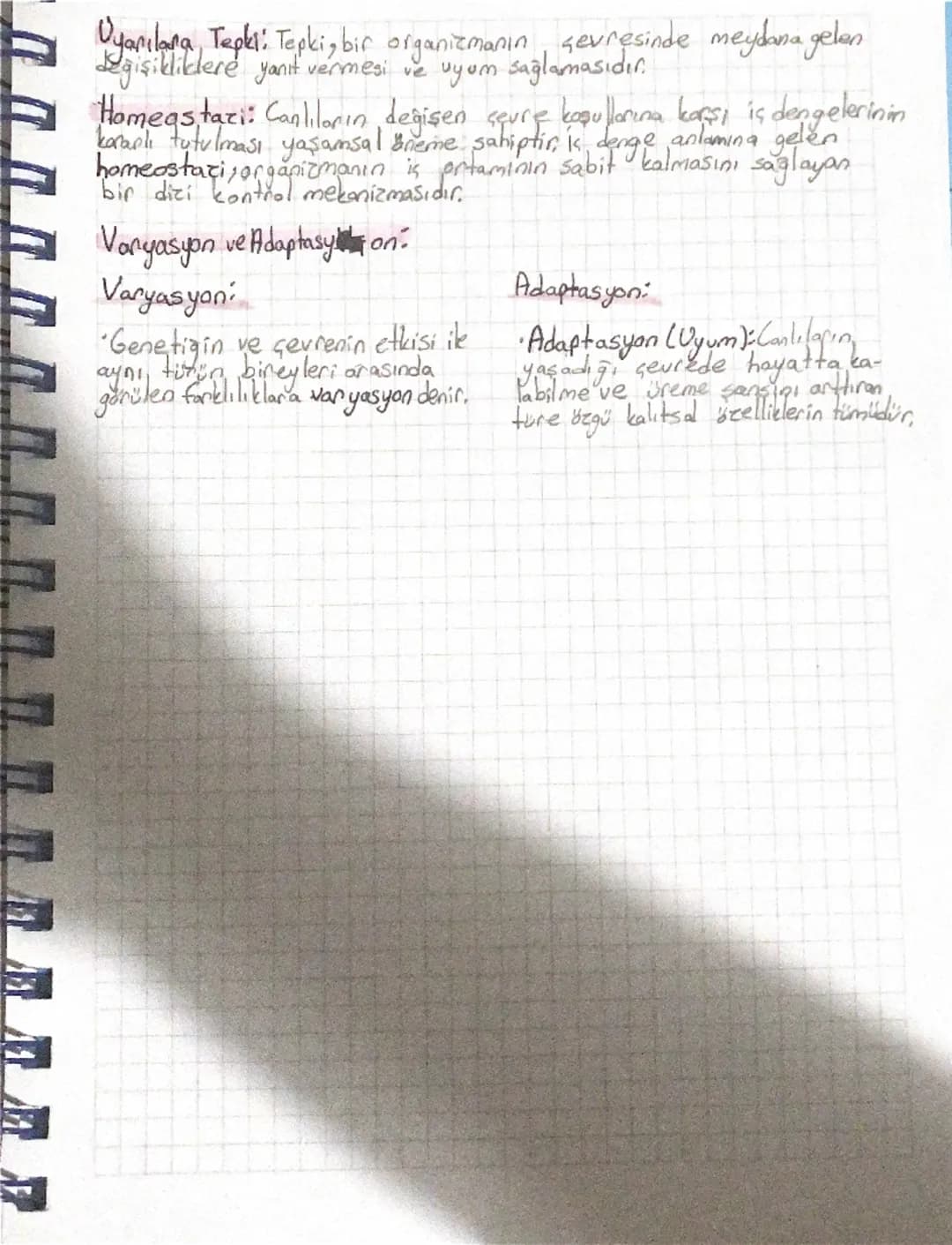 # BİYOLOJİ

Biyoloji Nedir?

• Biyoloji, canlıların yapılarını ve isleuterini inceleyerek yaşamın
dofasının anlaşılmasına yardımcı olan bili