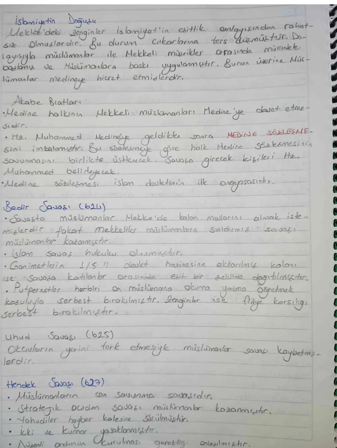 Din

Göktanrı Samanizm, Maniheizm, Budiam. Musovilik je Hristi.
yorlik inanalarını benimsenişlerdia
youkk

→ Cenaze törenleri yuğ olarak ifa