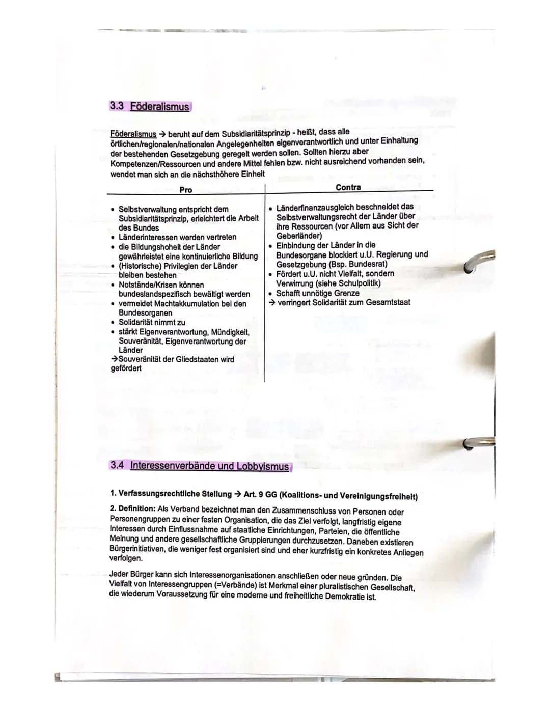# Q1.2 Herausforderung der Parteiendemokratie:

## Q1.2 (1): politische Parteien als klassische Möglichkeiten
der Partizipation:

## Aufgabe