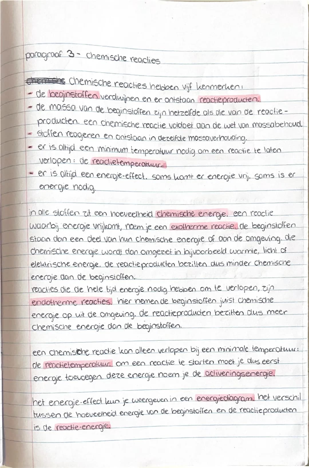 Scheikunde
hoofdstuk 1 en 2
paragraaf 1 zuivere stof en mengsel.

als je stoffen op microniveau bekijkt, bestaan de meeste stoffen uit
molec