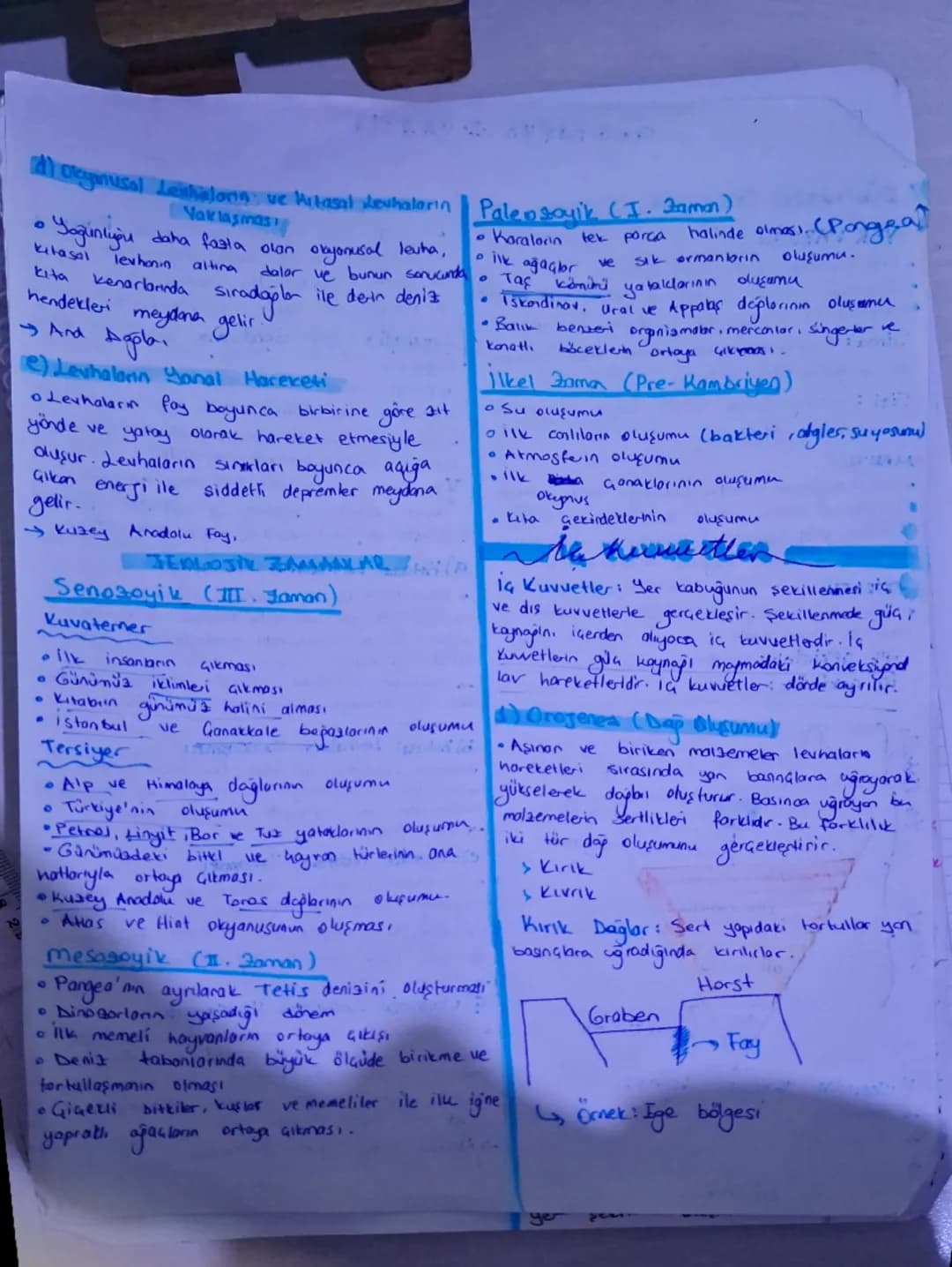 GOĞRAFYA 1-YAZIL

Dingarine Teresa obigema

YER KABUĞU

U-C

LEVHA TEKNOTIỀ

• Kitalar, önce tex bir kora parçası Pangea
halindeyken sonraki