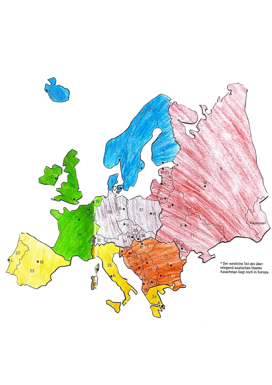 Europapuzzle – Die Teile und Länder Europas

Name des Landes
(Hauptstadt)

Südeuropa
22
Portugal
(Lissabon
Nordeuropa
23
2
Dänemark
(Kopenha