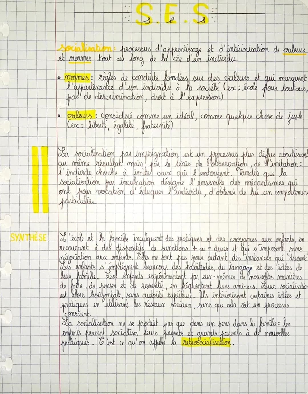 socialisation processus d'apprentissage et d'intériorisation de valeurs
et normes tout au long de la vie d'un indurdu.
0
• normes: règles de
