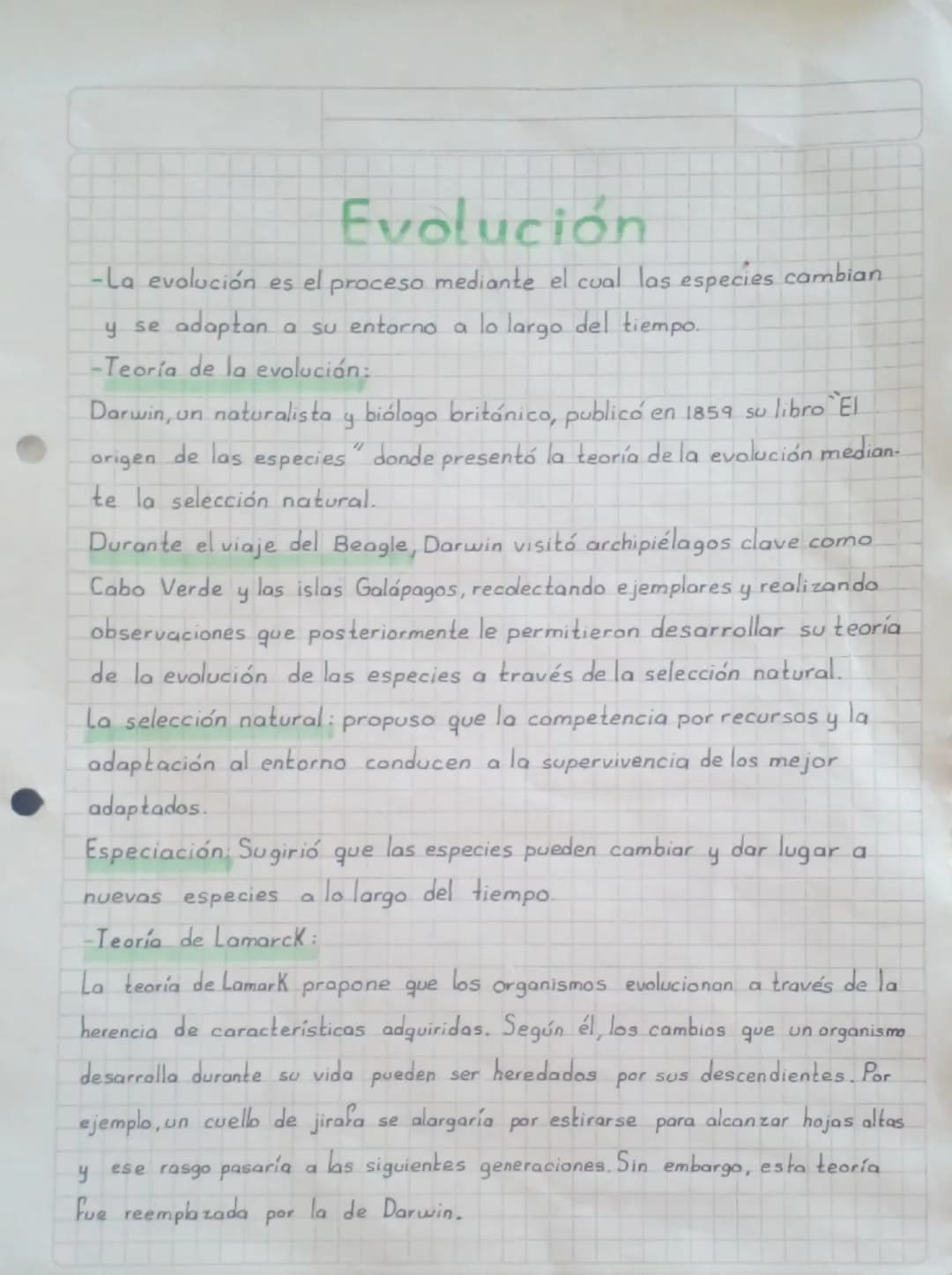 # Evolución

-La evolución es el proceso mediante el cual las especies cambian
y se adaptan a su entorno a lo largo del tiempo.
-Teoría de l