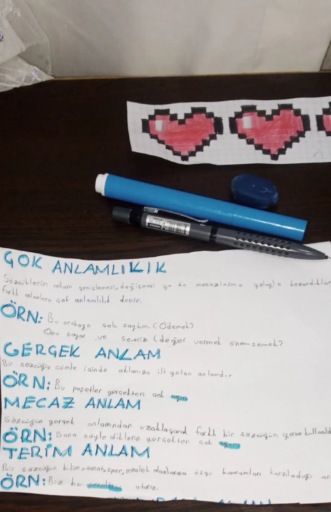 # GOK ANLAMLIKIK
Sözcüklerin anlam genişlemesi, değişmesi yo to mecazlasma yoluyla kazandıklar
farth colanlara çok anlamlilik depre

ORN. Bu