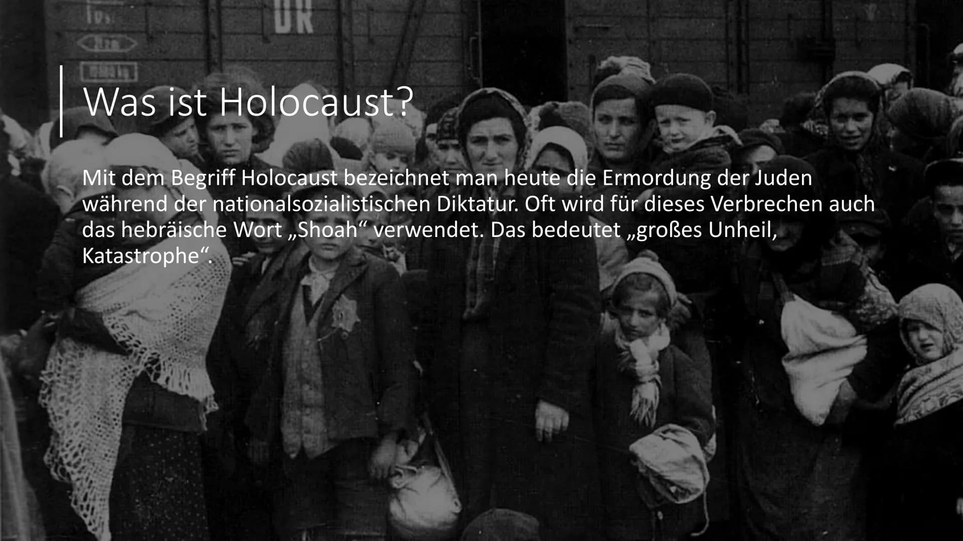 # Holocaust

Von Sarah Rickermann und Gretha Gebken - Was ist Holocaust?
- Ablauf des Holocaustes
- Opfergruppen
Gliederung - Gaskammern
- R