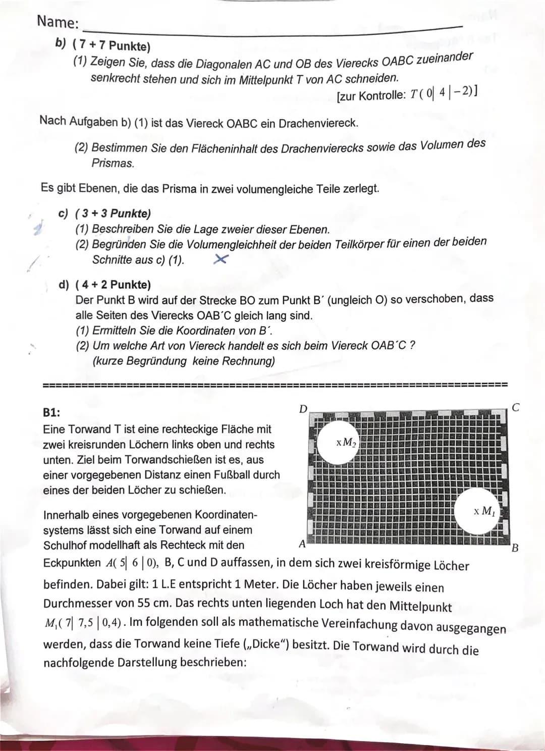 Teil A (Aufgaben ohne GTR, ohne Formelsammlung) Zeit: max. 45 Min
A1: (4+4+3 Punkte)
Gegeben sind die drei Punkte A(1| 0 | 1); B(3| 1 | 1);