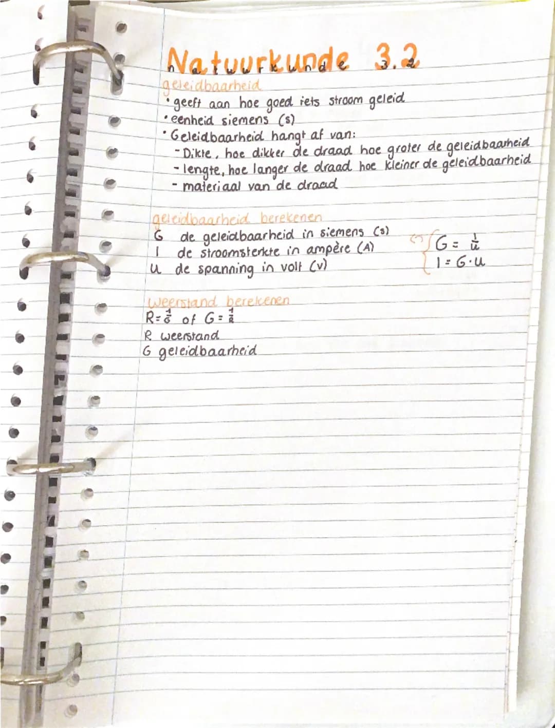 ## Natuurkunde H1
1.1 hefbomen gebruiken
F = symbool kracht
N = eenheid kracht
krachten tekenen doe je met een pijl, zo geef je aan:
- groo