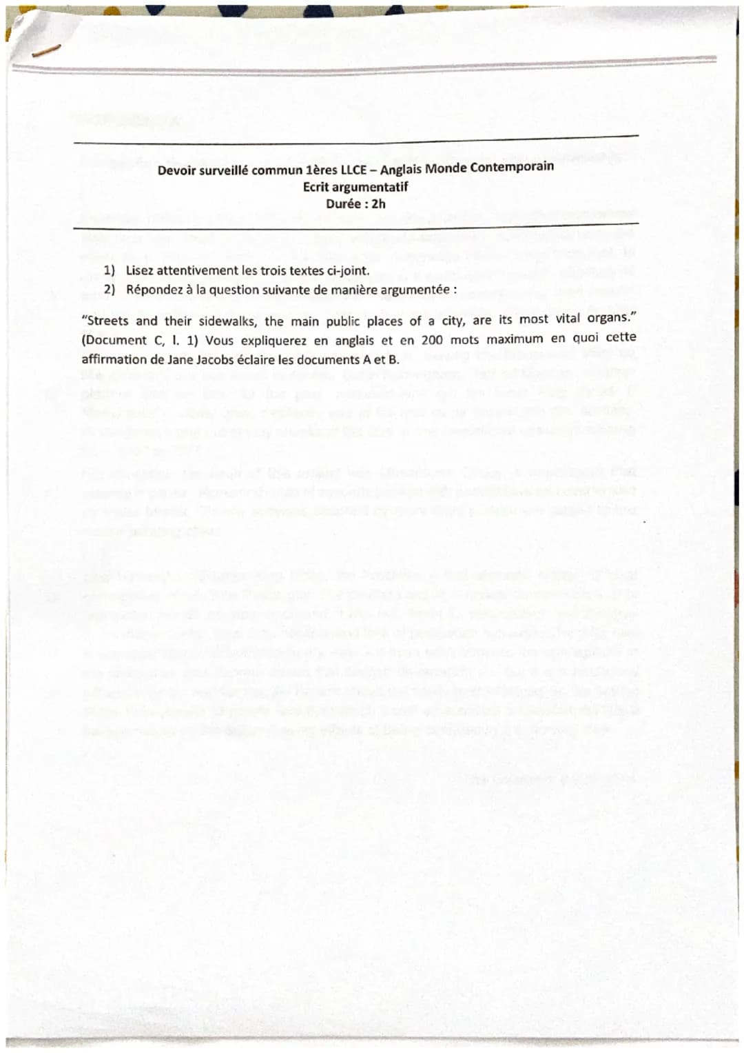Devoir surveillé commun 1ères LLCE - Anglais Monde Contemporain
Ecrit argumentatif
Durée: 2h
1) Lisez attentivement les trois textes ci-joi