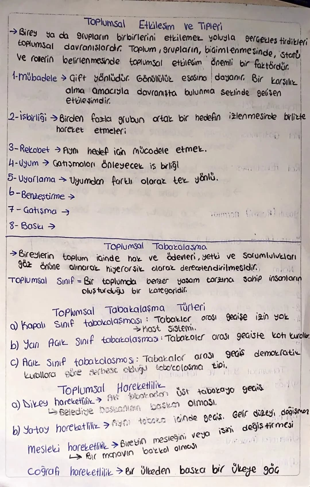 Toplumsal Etkileşim ve Tipleri
→Birey ya da grupların birbirlerini etkilemek yoluyla gerçekles tirdikleri
toplumsal davranışlardır. Toplum,