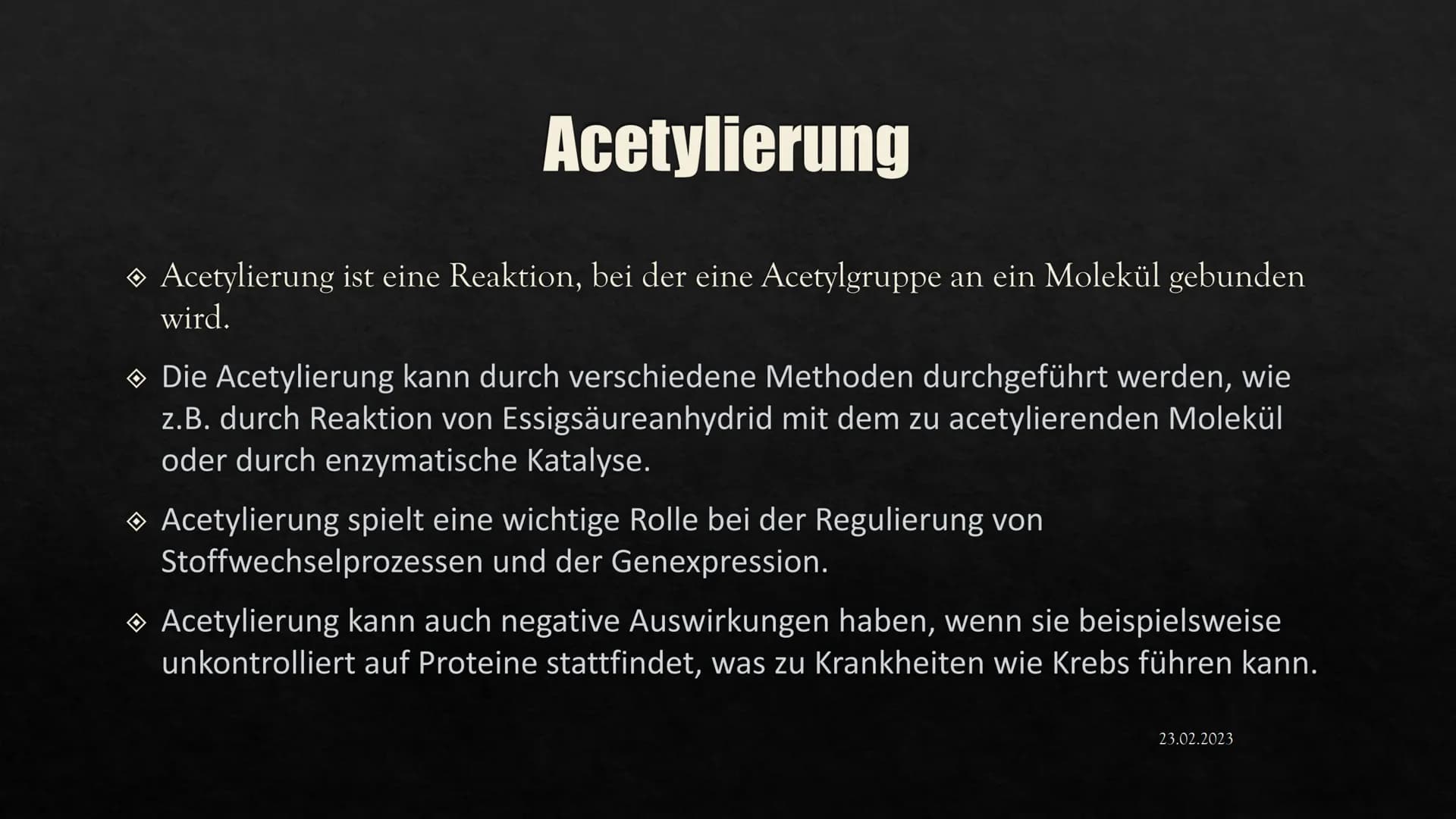 # HEROIN
Eine Präsentation von Aylin INHALTSVERZEICHNIS
GESCHICHTE VON
HERSTELLUNG
HEROIN
WIRKUNG IM
KÖRPER
FOLGEN UND
AUSWIRKUNGEN
CHE