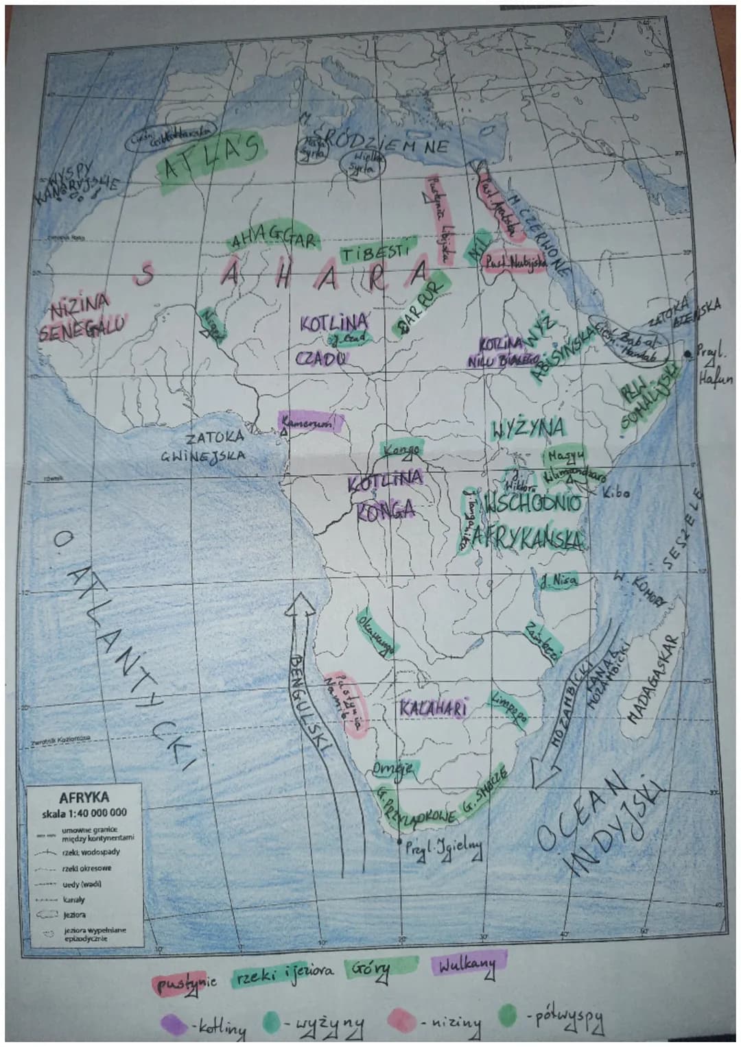 WYSPY
KANBRYJOLIE ATLAS
NIZINA
SENEGALU
ی
RODZIEM NE
AHAGGAR TIBESTI
AHAR
ZATOKA
GWINEJSKA
O ATLANTYCKI
KOTLINA
CZADO
Kamerum
A
Kange