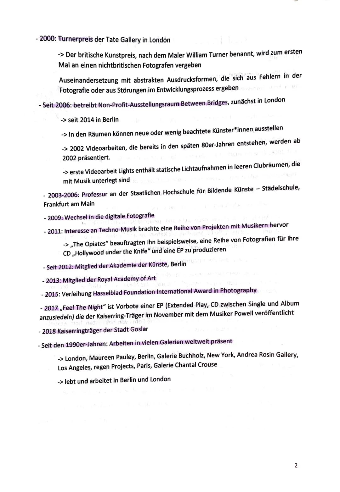 Lebenslauf
Kunst Klausur 4-Wolfgang Tillmans
- 16.08.1968 in Remscheid geboren
- 1988: Erste Einzelausstellung im Cafe Gnosa, Hamburg: „App