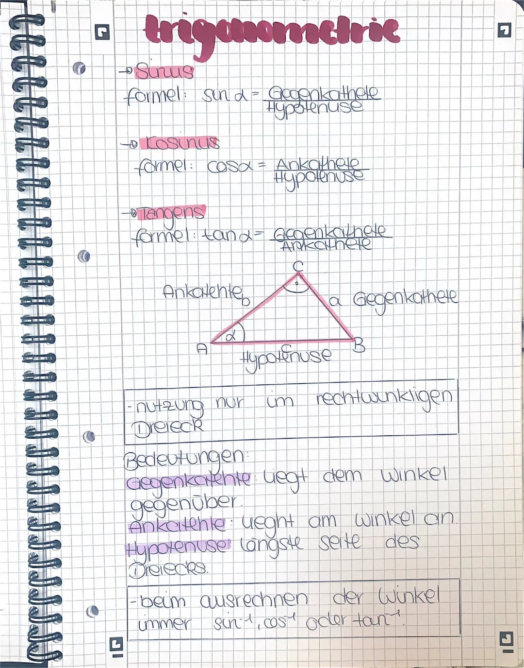 # trignometrie
-> Sinus
formel: $sin \alpha = \frac{Gegenkathete}{Hypotenuse}$
-> Kosinus
formel: $cos \alpha = \frac{Ankathete}{Hypotenus